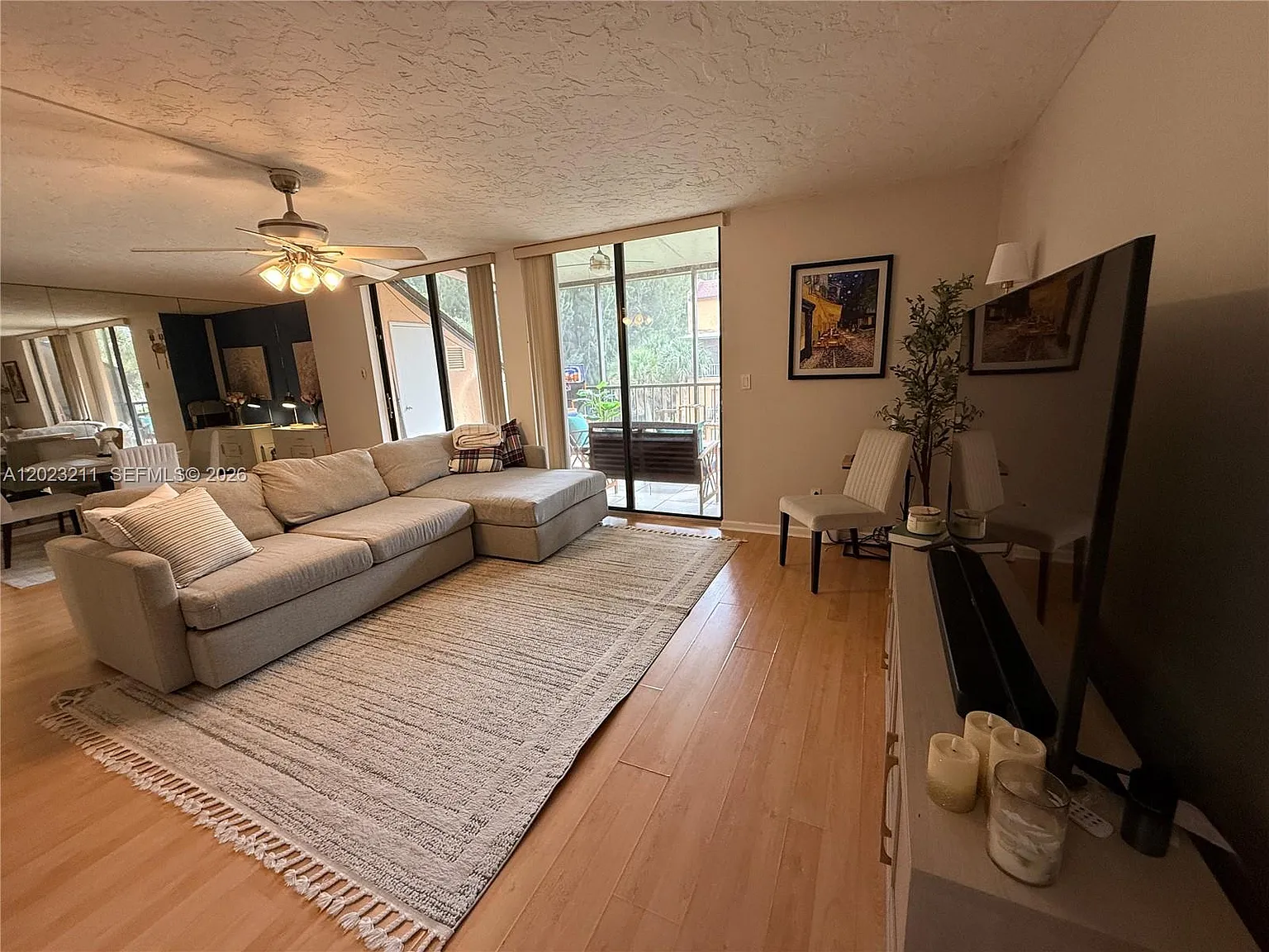 Lago West Condominium — Photo 3