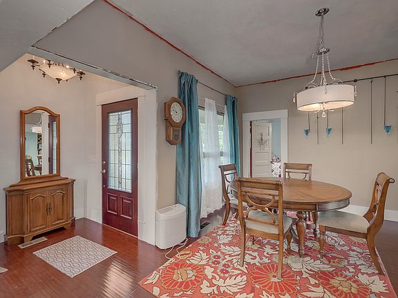 5th image of 21360 Main St NE