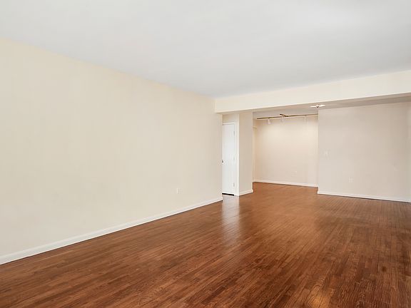 3rd image of 360 Westchester Ave APT 317