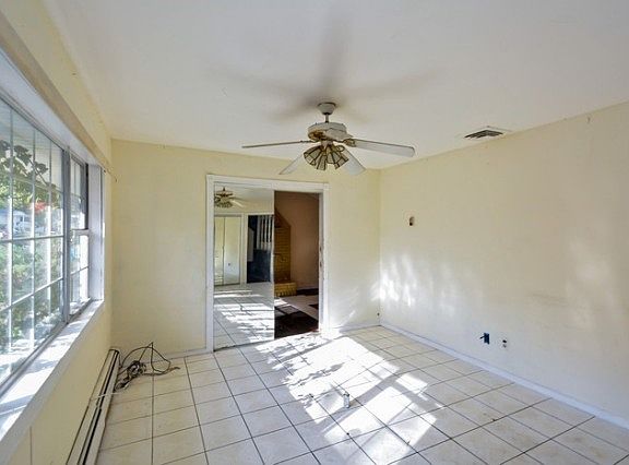 3rd image of 168 Stuyvesant Dr
