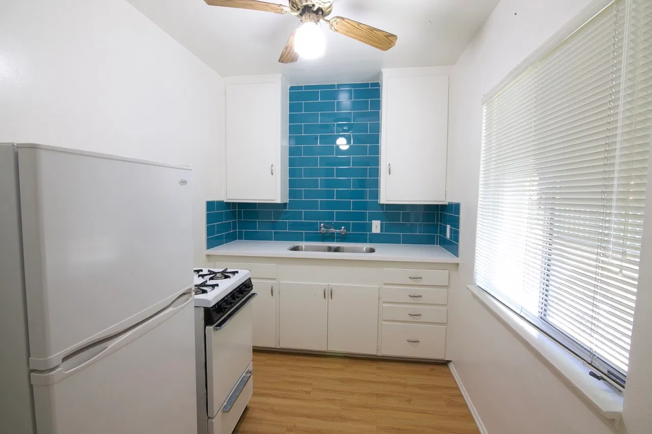 1235 Federal Ave — Photo 1