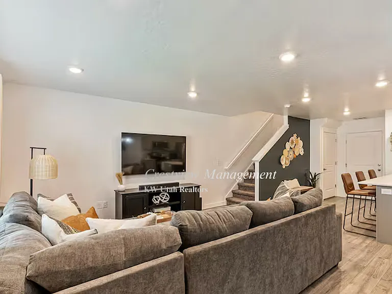 2803 N Airmen Ave — Photo 2