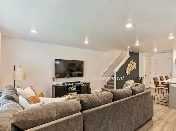 2803 N Airmen Ave, Layton, UT 84040