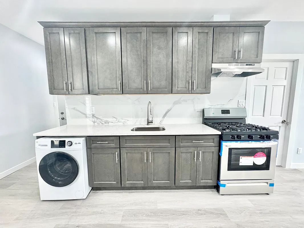 2273 West Street 2G