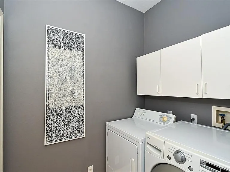 7131 Kensington Ct — Photo 36