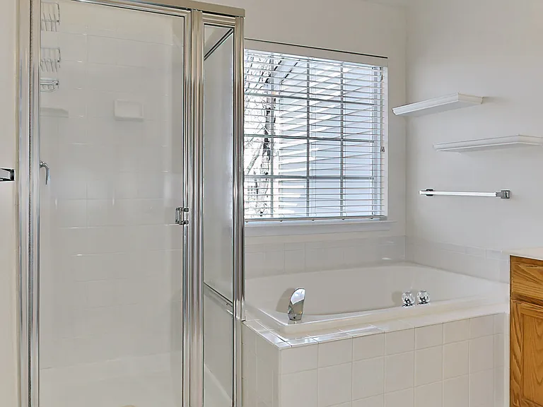 21510 Iredell Ter — Photo 11