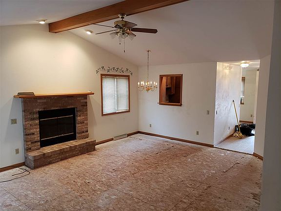 4th image of 5858-5860 Woodland Dr