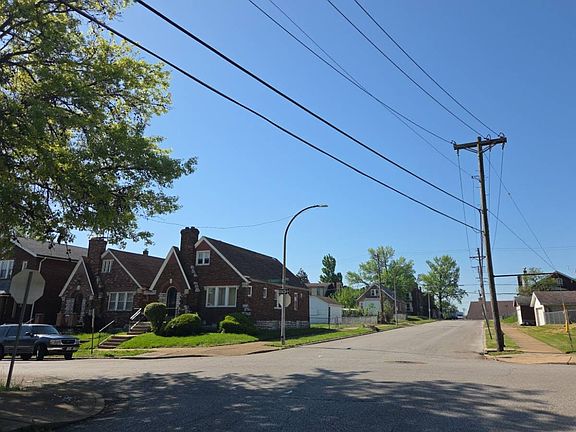 4th image of 1115 Hornsby Ave