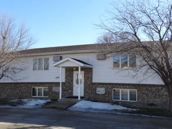 1326 4th Ave SE, 1326 4th Ave SE APT D, Watertown, SD 57201