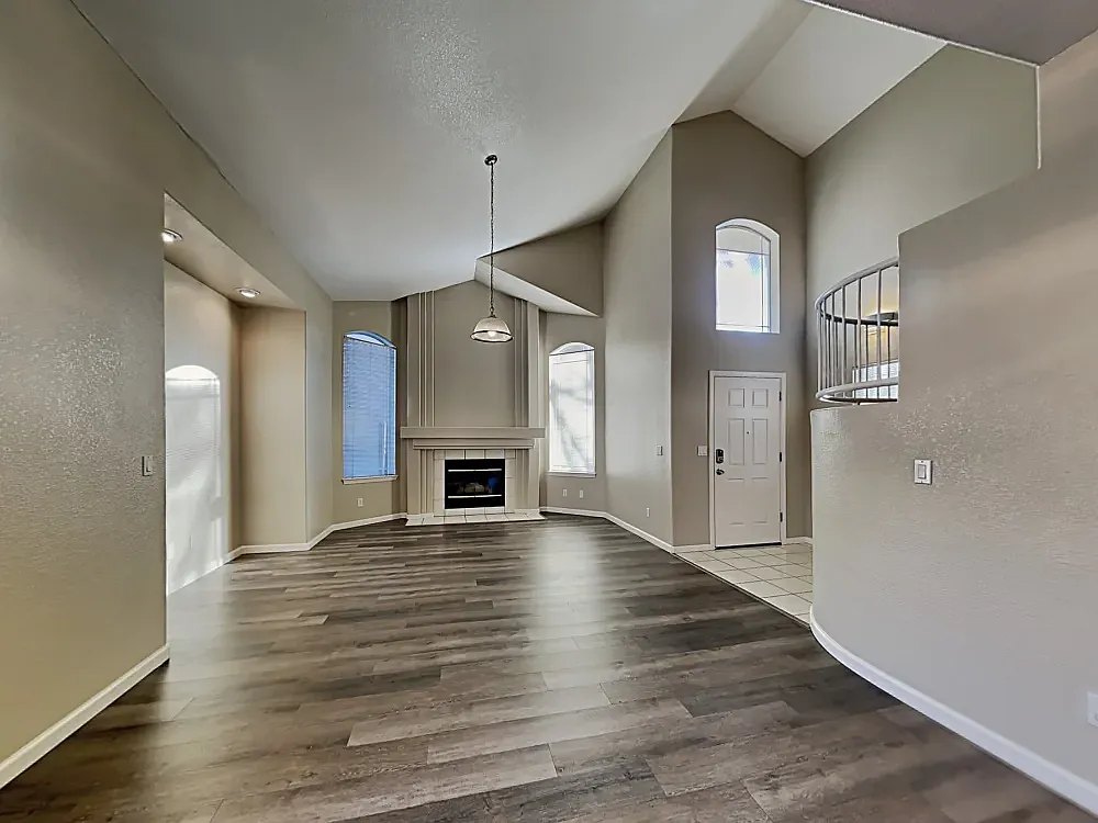 2336 Fallwater Ln — Photo 3