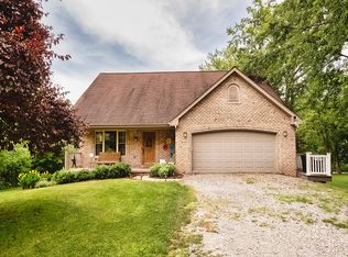 2 Matthews Ln, Natrona Heights, PA 15065