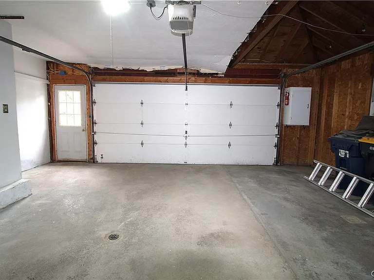 24 Forest Rd — Photo 41