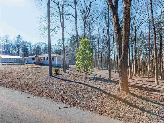 5th image of 290 Cedar Crest Dr