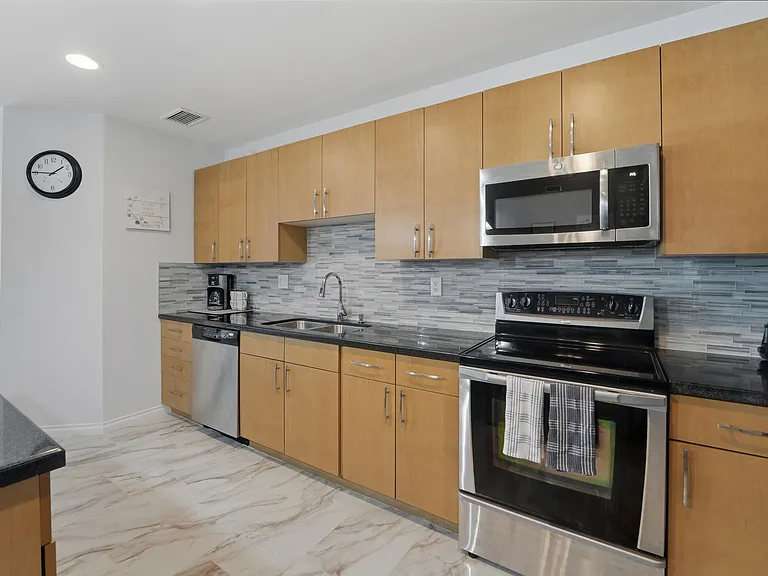 300 S Australian Ave #419 — Photo 12
