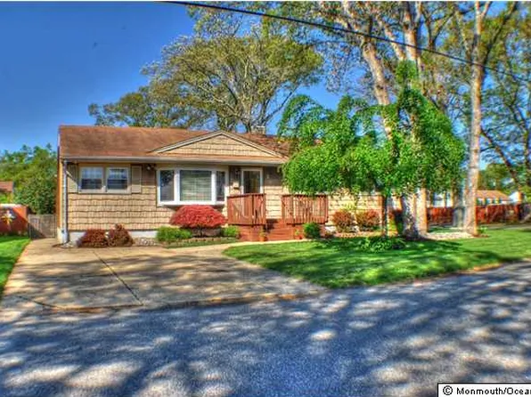202 Arrowhead Park Dr, Brick, NJ 08724