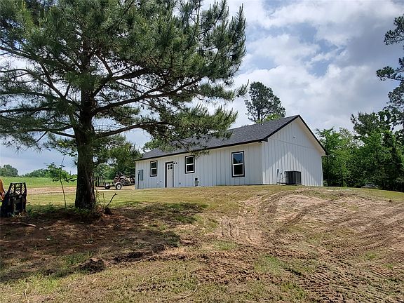 3rd image of 1156 Rs County Rd #1140