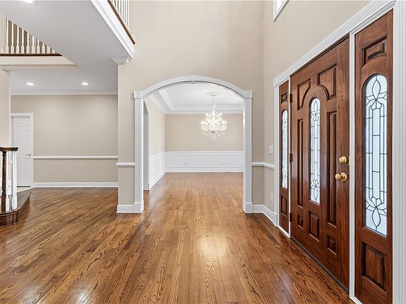 3rd image of 202 Asheton Ln