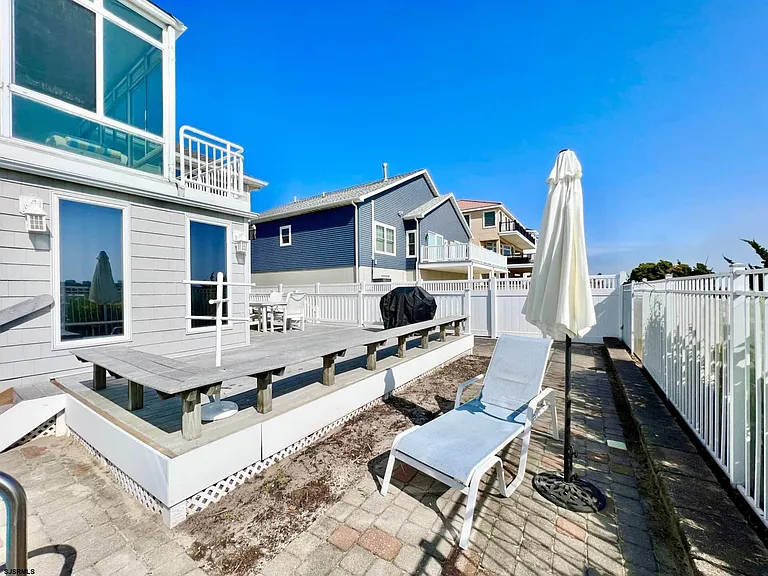 24 Ocean Dr W — Photo 25