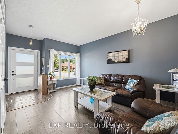 4th image of 44 Juniper Cres