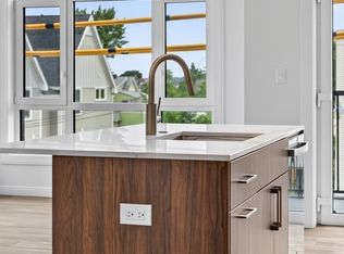 13 Warwick St #302, Somerville, MA 02145