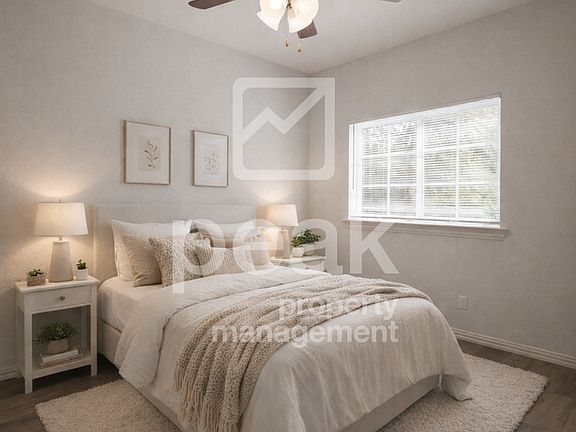 5th image of 1733 E Powell Ave
