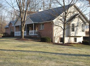 8174 Living Woods Dr, Rockford, IL 61109