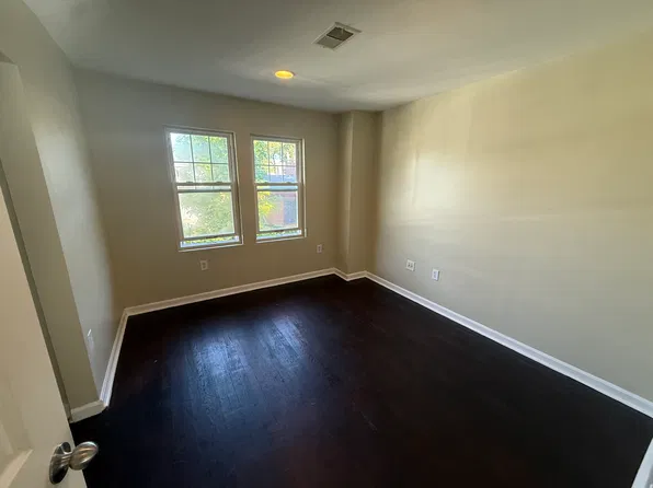 (undisclosed Address), Milton, MA 02186