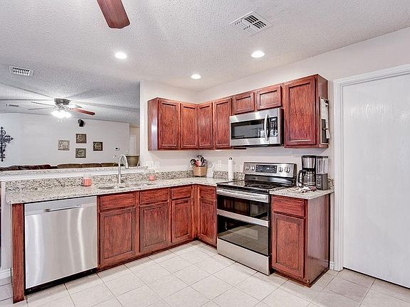 4th image of 904 Anvil Creek Dr