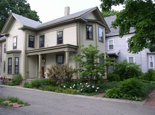 11-11A Meacham Rd, Cambridge, MA 02140