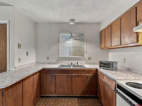 3rd image of 1129 S 4Th Street