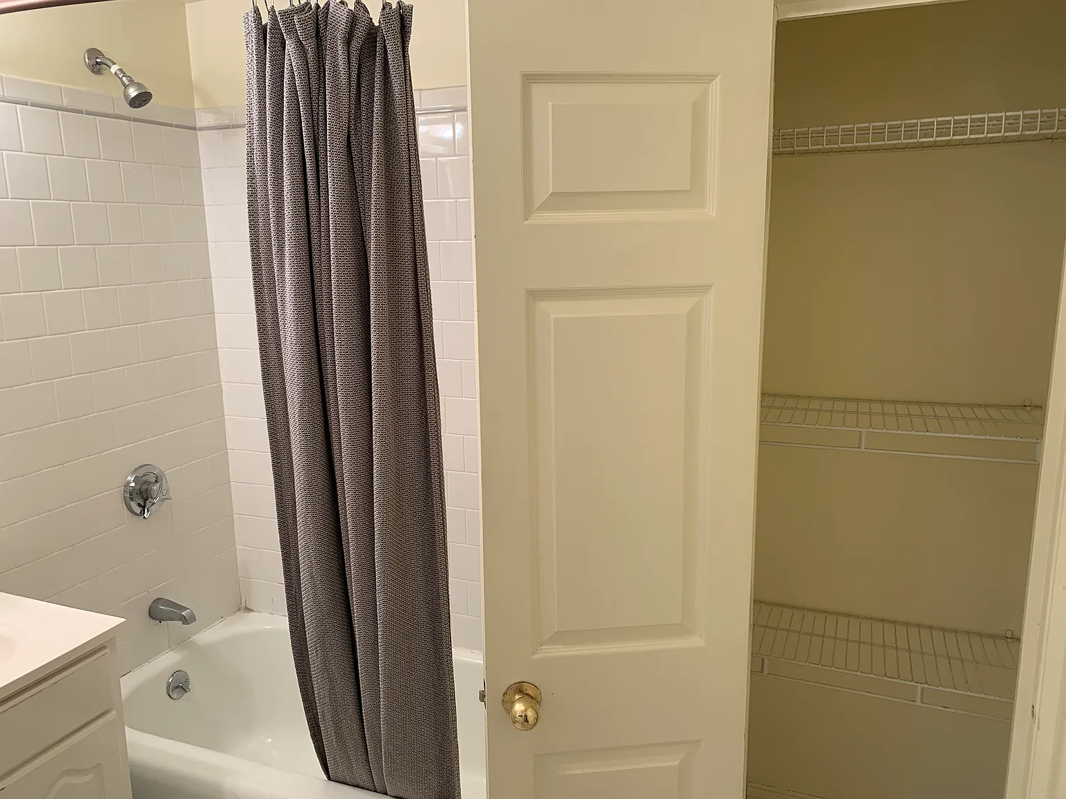 1 bed, 9999 sqft, $2,700 — Photo 4