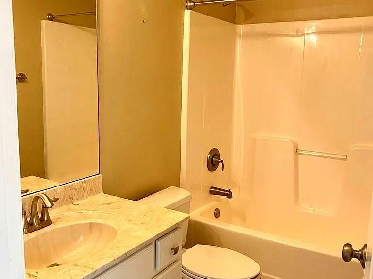 1815 Saffron Ct — Photo 15