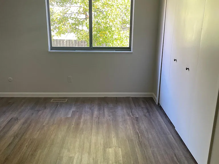 2nd Bed room with New floors.