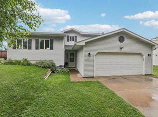 15 Eastridge Ct, Madison, WI 53716