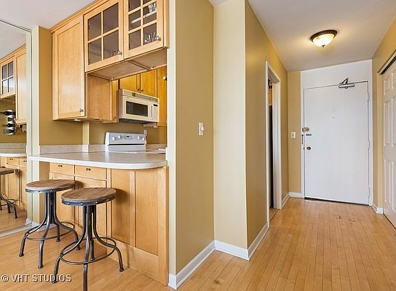 4th image of 88 W Schiller St APT 503