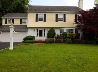 10 1st St, Garden City, NY 11530