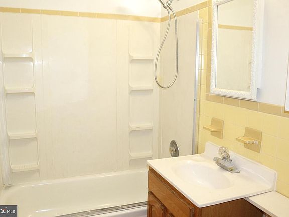3rd image of 310 Saint Paul St