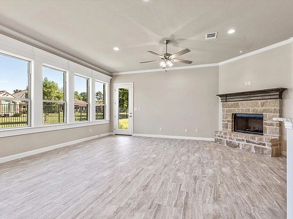 2nd image of 1386 Highland Park Cir