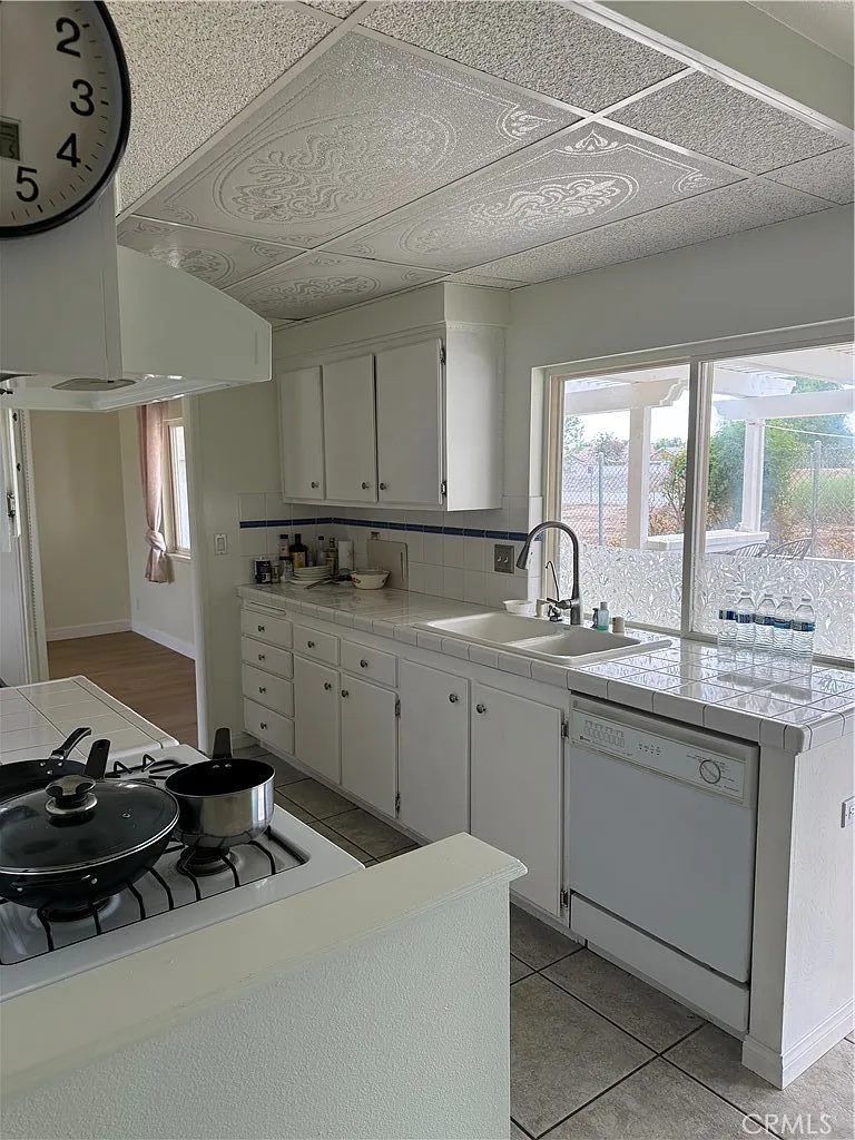 3 bed, 2.5 bath, 1381 sqft, $3,500 — Photo 4