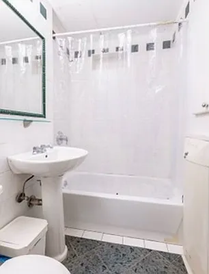 Rented by Batra Group Inc | media 16