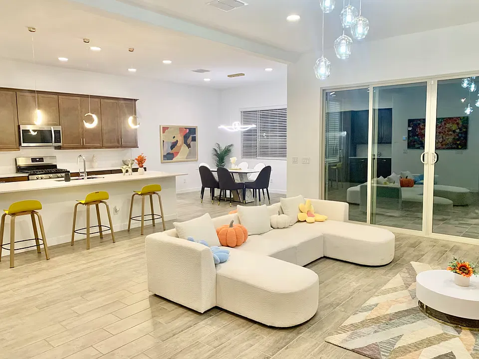 9325 W Sells Dr #C