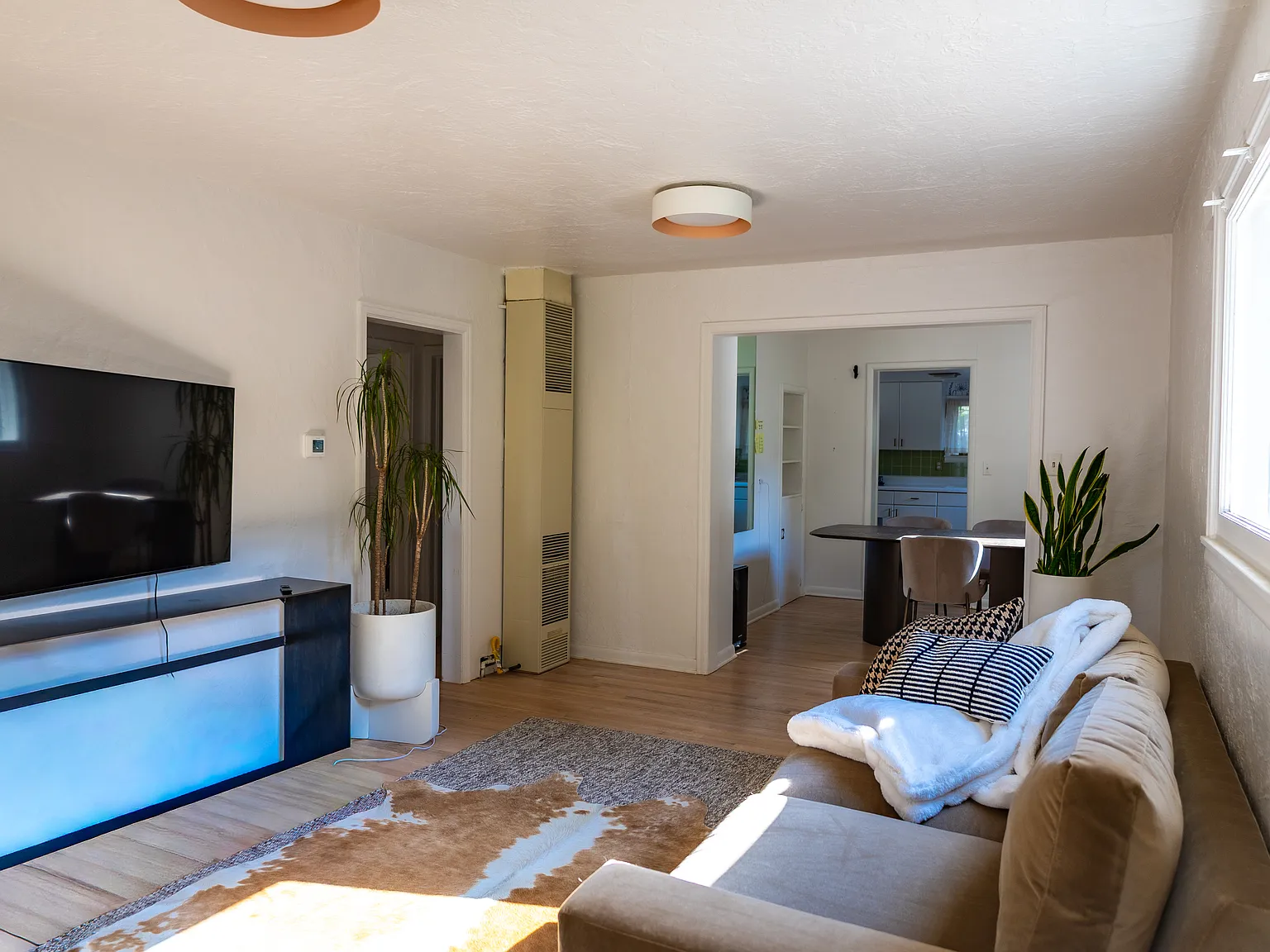 2 bed, 837 sqft, $2,750 — Photo 3
