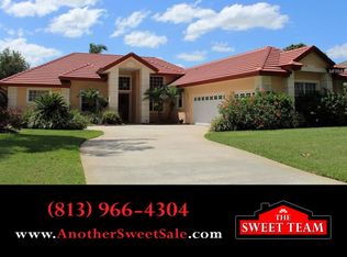 2301 Clubhouse Dr, Plant City, FL 33566