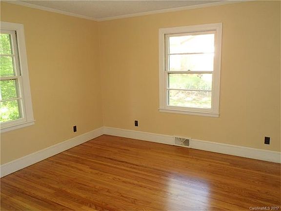 5th image of 803 Wood St