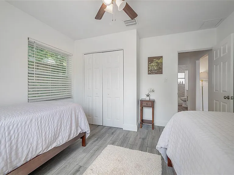 7204 N 15th St — Photo 14