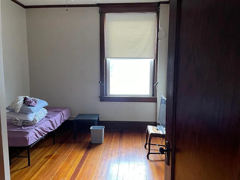 137 E 2nd St — Photo 14