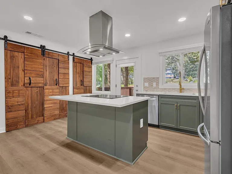 1148 Lookout Ave NW — Photo 6