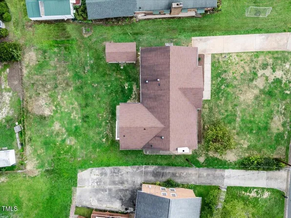 1709 Hawthorne Ln, Burlington, NC 27215