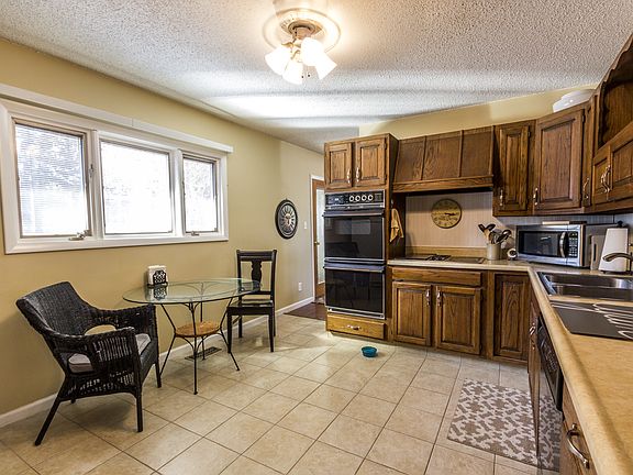 3rd image of 1737 Denholm Dr