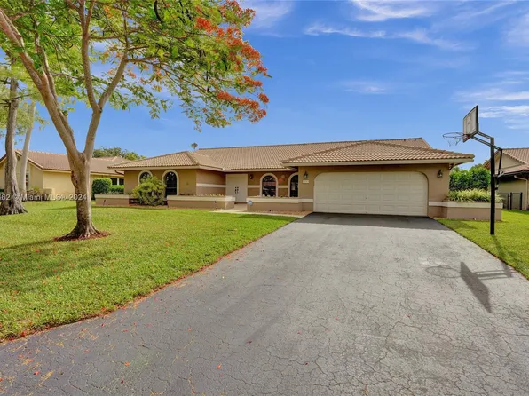 5081 NW 86th Way, Coral Springs, FL 33067